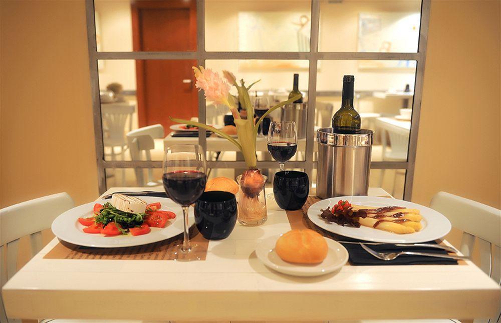 Hotel Pamplona Plaza Εξωτερικό φωτογραφία