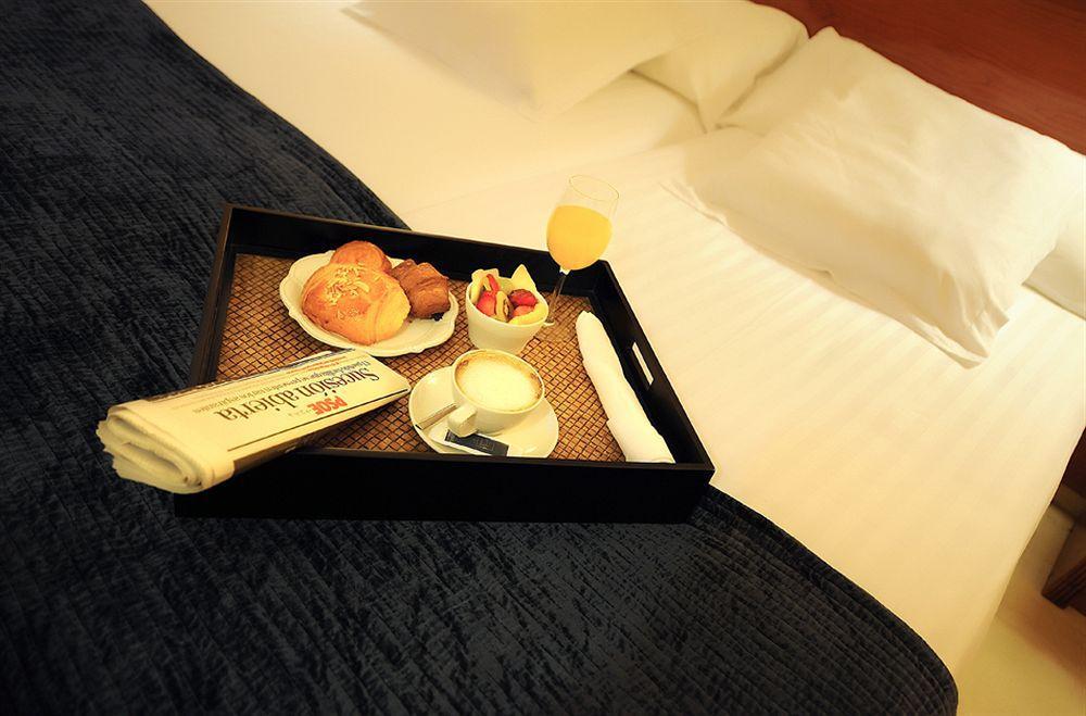Hotel Pamplona Plaza Εξωτερικό φωτογραφία