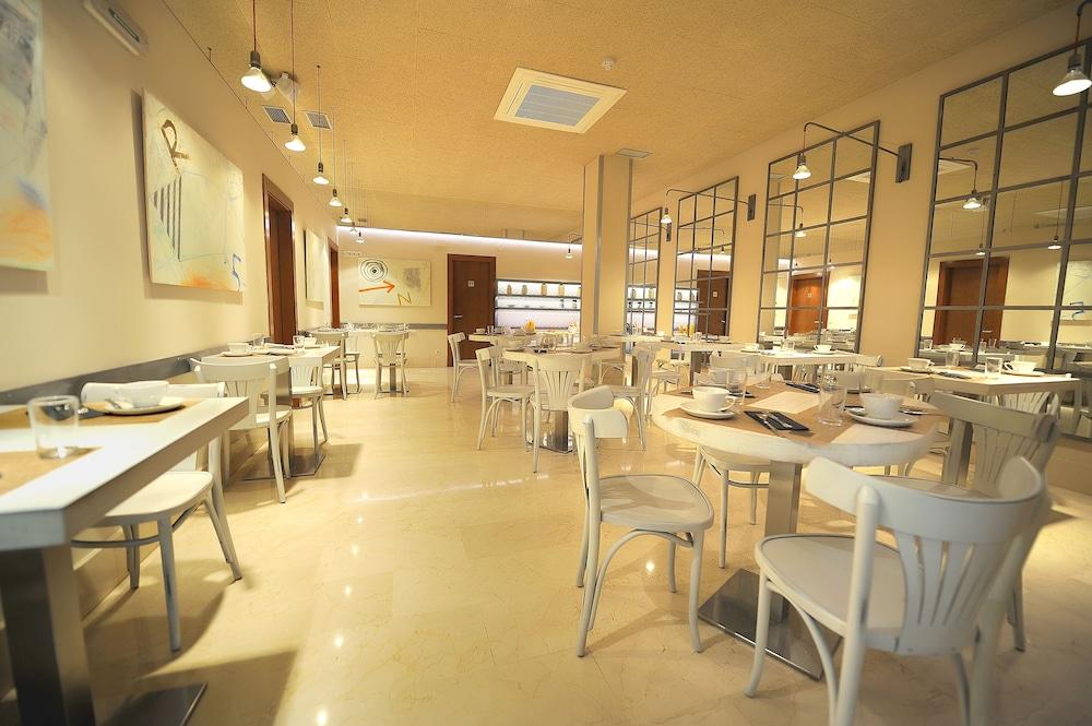 Hotel Pamplona Plaza Εξωτερικό φωτογραφία
