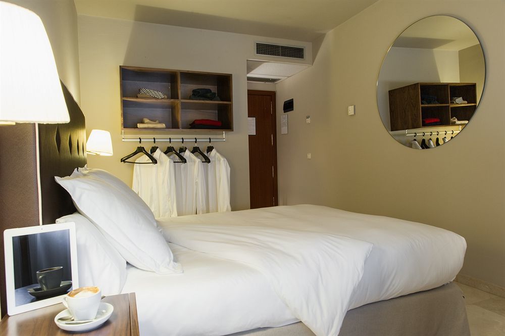 Hotel Pamplona Plaza Εξωτερικό φωτογραφία