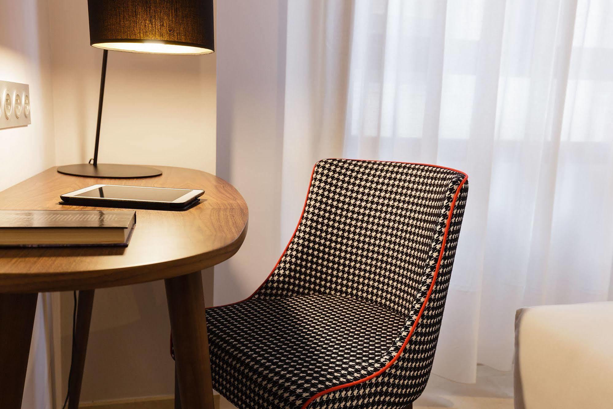Hotel Pamplona Plaza Εξωτερικό φωτογραφία