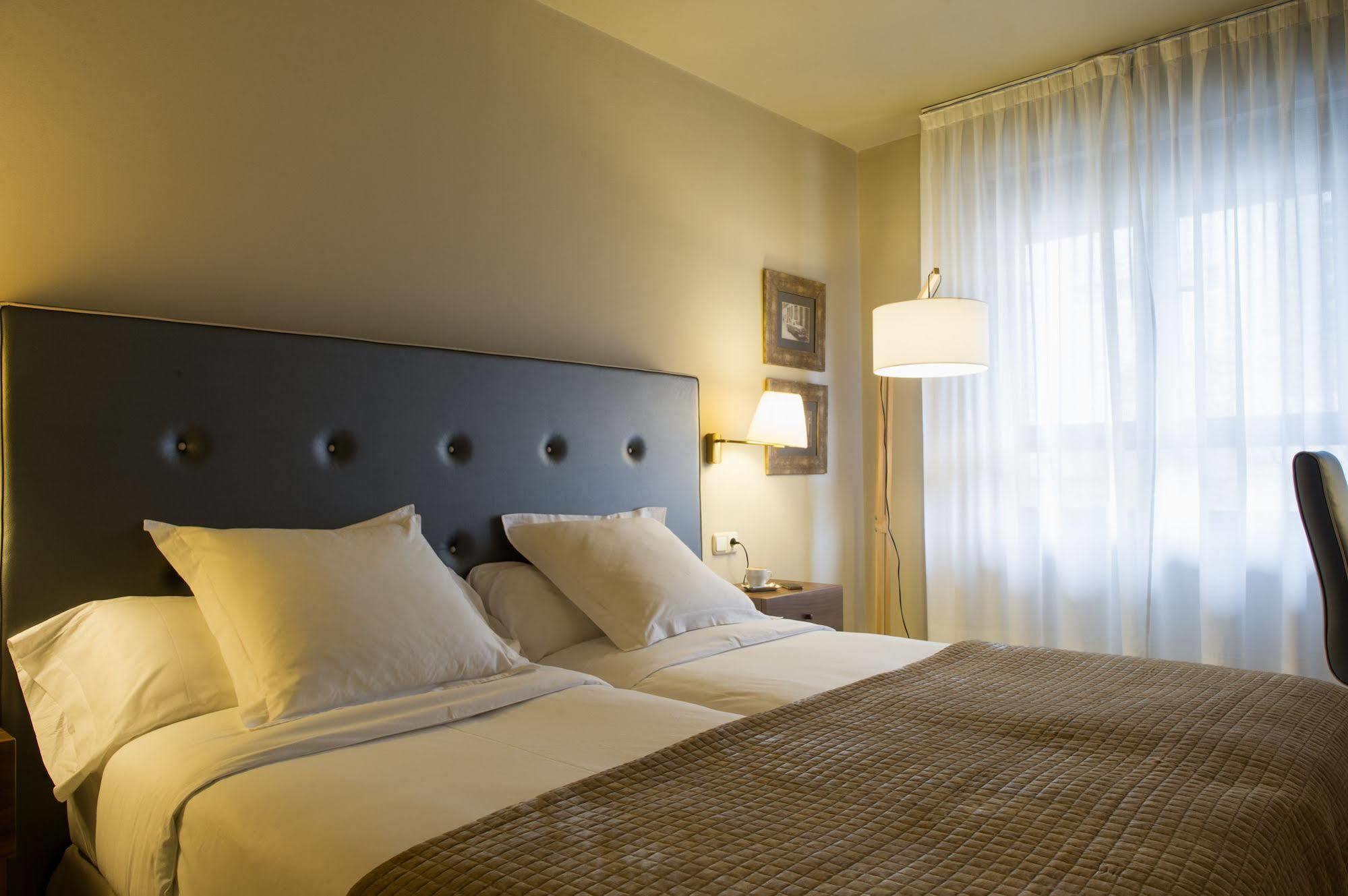 Hotel Pamplona Plaza Εξωτερικό φωτογραφία