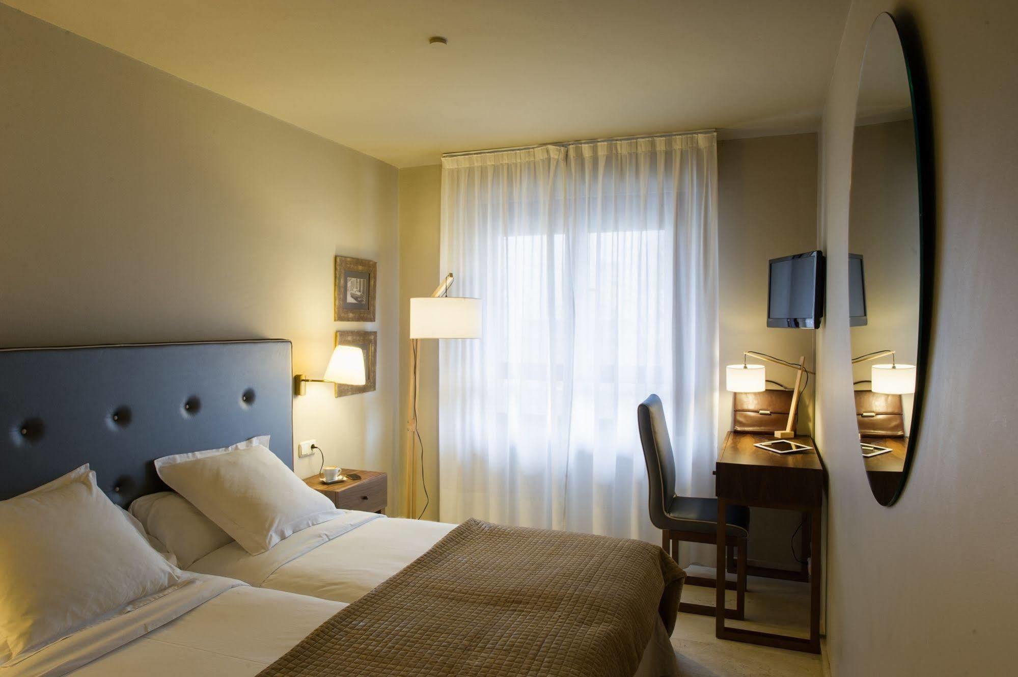 Hotel Pamplona Plaza Εξωτερικό φωτογραφία